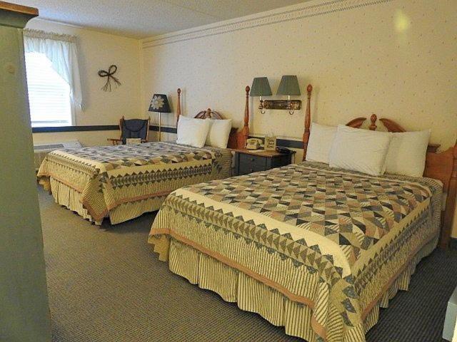 Standard Queen Room interior